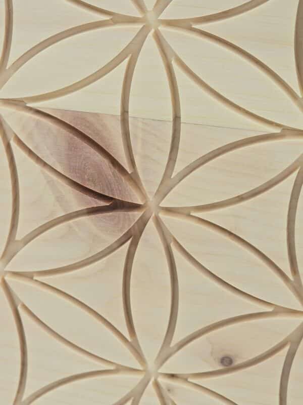 Blume des Lebens aus massivem Zirbenholz (Kopie) – Bild 4